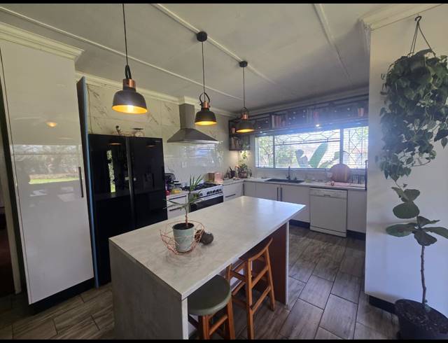 4 BEDROOM HOUSE FOR SALE IN THREE RIVERS
